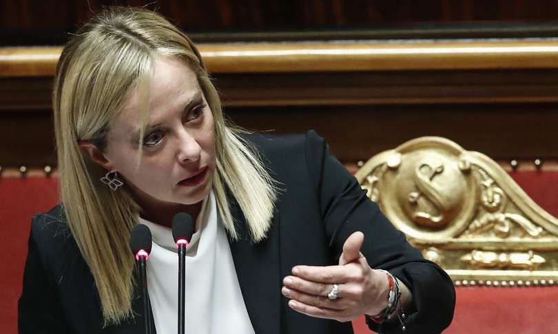 Meloni sente Scholz e Zelensky in vista della visita a Bruxelles, Salvini rispolvera il ponte sullo stretto