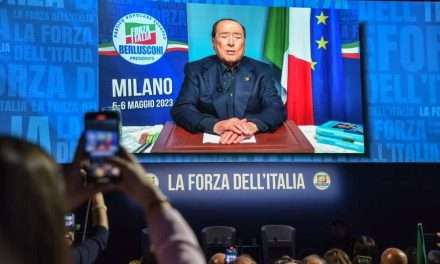 Videomessaggio di Berlusconi alla convention di FI: “Con voi con lo stesso entusiasmo e impegno”