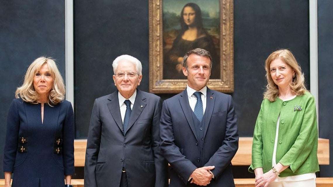 Mattarella e Macron inaugurano al Louvre la mostra “Napoli a Parigi”