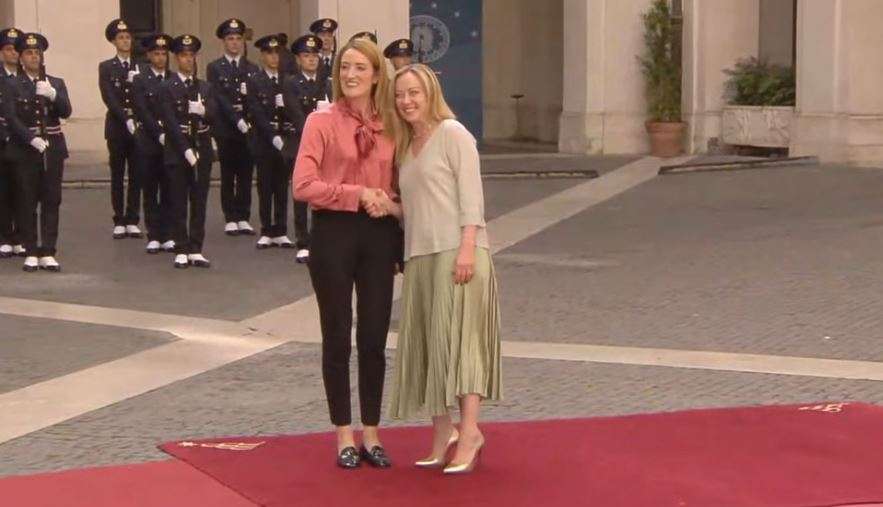 Ue, la presidente del Parlamento europeo Roberta Metsola è stata ricevuta dalla premier Giorgia Meloni a Palazzo Chigi