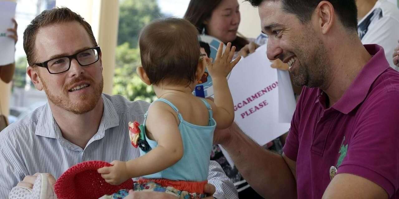 Vaticano, si alla benedizione delle coppie gay ma non equivale al matrimonio