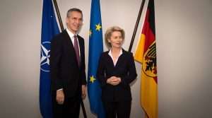 Monaco, Stoltenberg: “Serve incremento dell’industria bellica. Von der Leyen: “Presenteremo strategia di difesa Ue”