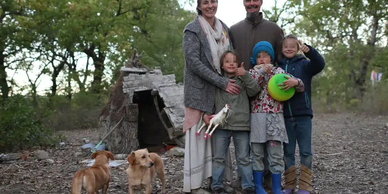 Famiglia nel bosco di Palmoli, confermato l’allontanamento della madre dai figli