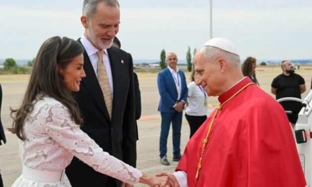 Papa Leone XIV in Spagna, viaggio tra pace, giovani e migranti: il Pontefice rilancia il ruolo della Chiesa in Europa